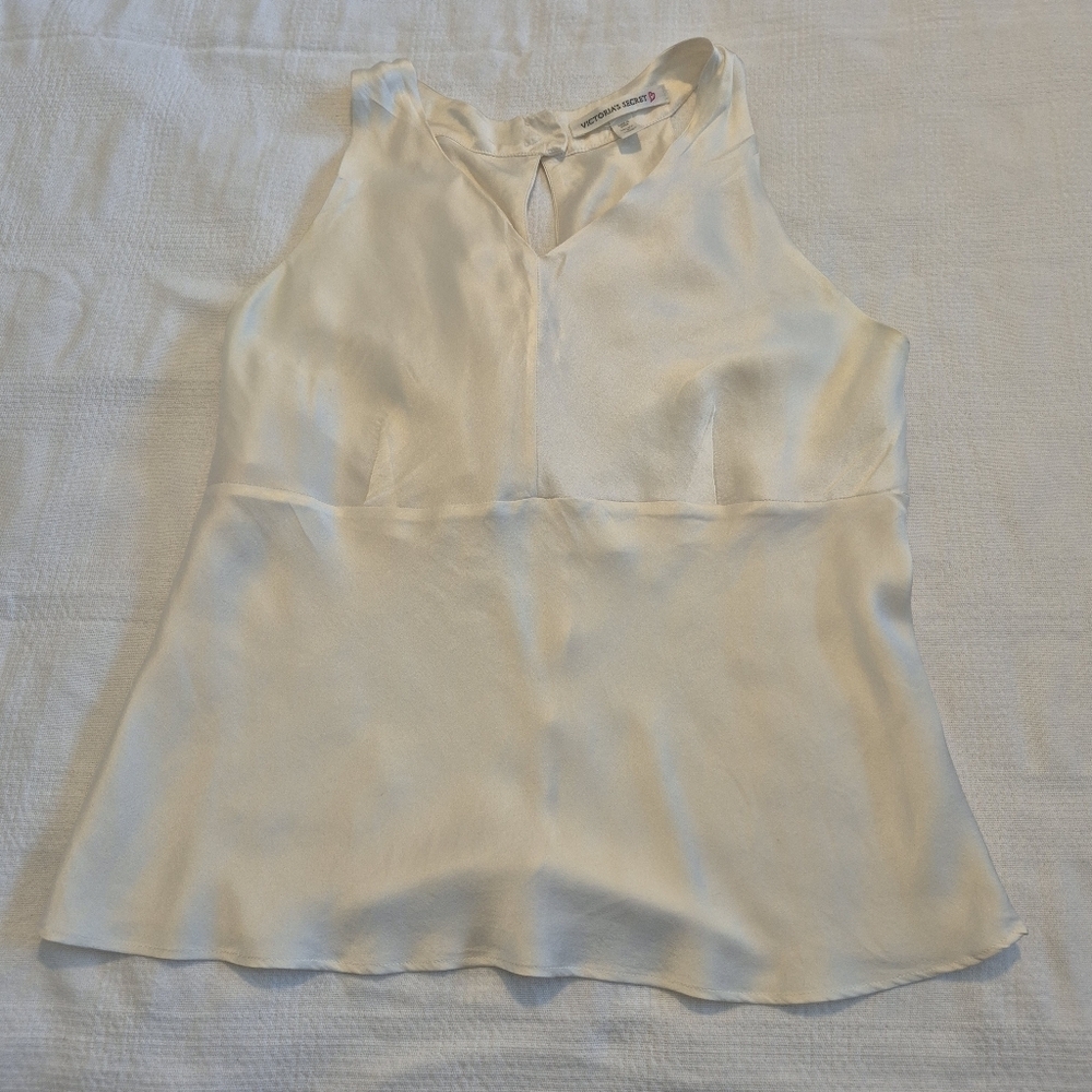 Victoria Secret women's Medium 100% silk cream color tank top VGUC